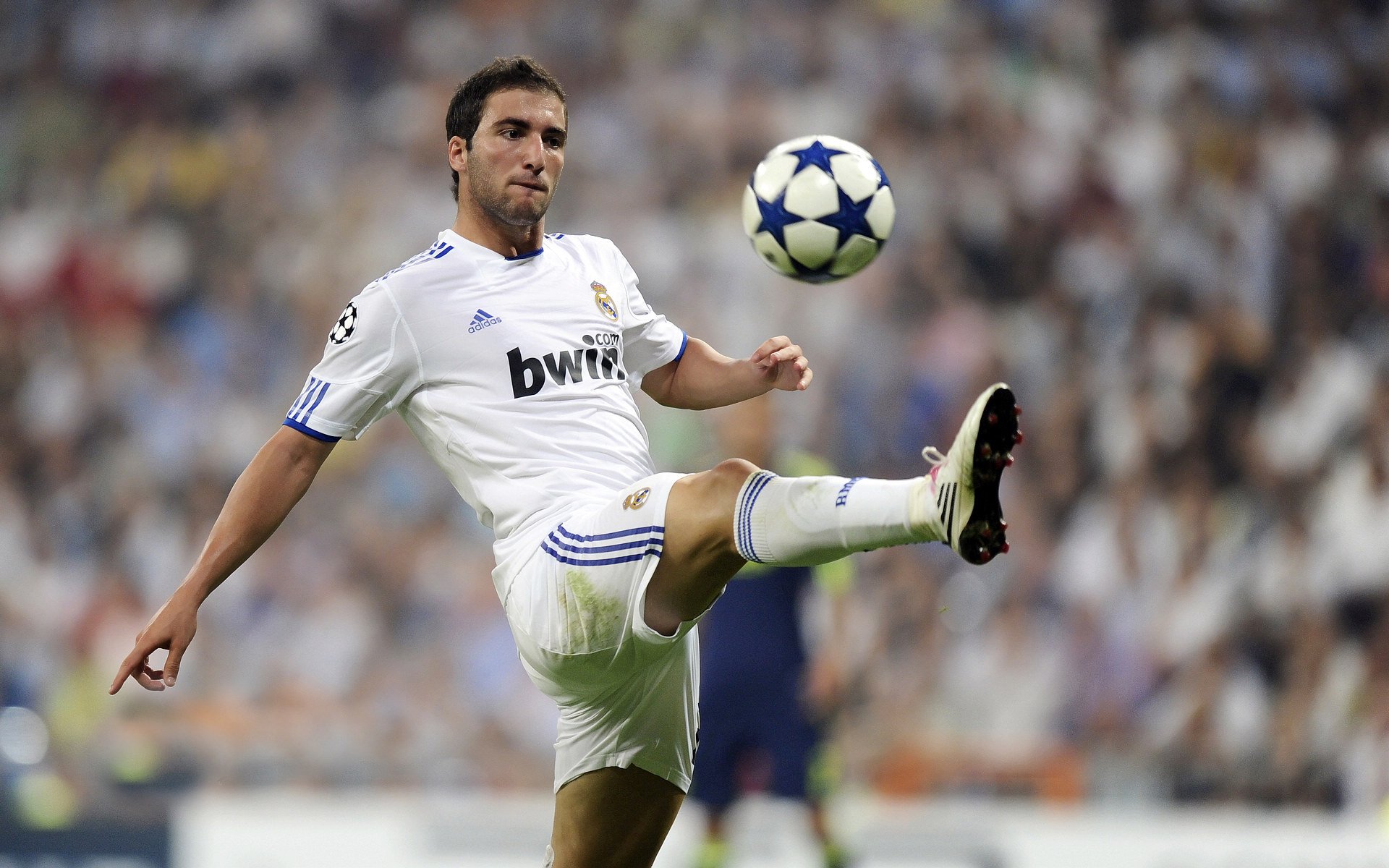 塞维利亚的险胜与格列兹曼的魔法，一场定义欧洲足球之夜的较量